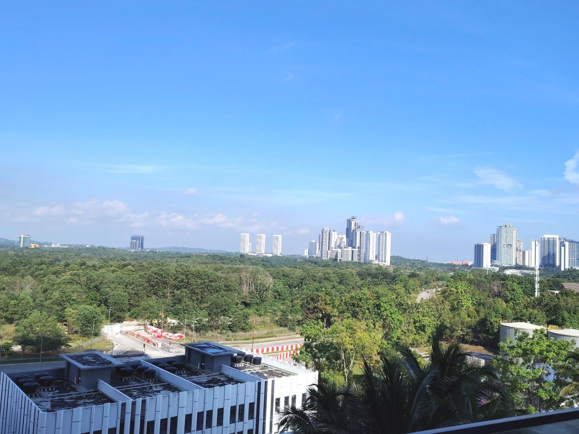 Almas Suites Poolview Netflix 100Mbps Bystay Nusajaya  Ngoại thất bức ảnh